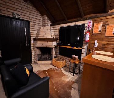 Praia Grande Ski Chalet | Chalé Girassol 4