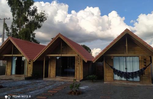 Faxinal House | Chalés Rústicos - Na terra das Cachoeiras