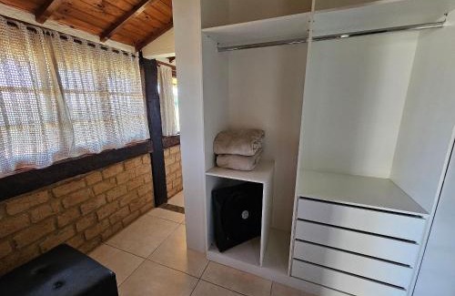 Carrancas Ski Chalet | Chalés Vila Real - Tranquilidade na Serra de Carrancas - Piscina com uma vista espetacular do Pôr do Sol