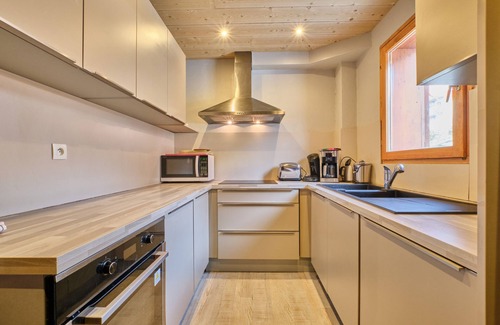 Viel-Alpe Ski Chalet | Chalet '2 Sur La Route Du Tour' with Balcony and Wi-Fi