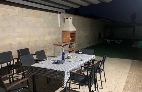 Los Franceses-la Vega Ski Chalet | Chalet Angeles with pool and garden in the Marquesado area