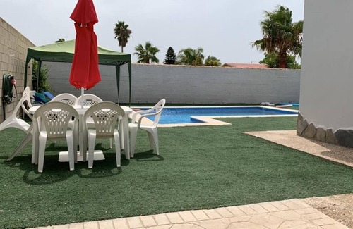 Los Franceses-la Vega Ski Chalet | Chalet Angeles with pool and garden in the Marquesado area