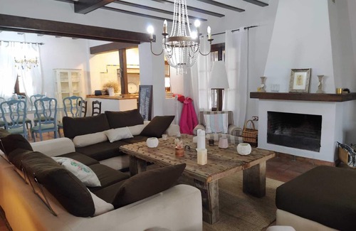 Utrera Villa | Chalet Cortijo ideal for families or groups with a pool 15 minutes from Seville