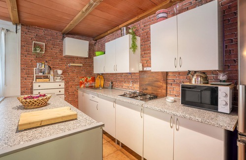 Dudar House | Chalet 'Cortijo Luz De La Sierra' with Mountain Views, Private Pool and Wi-Fi