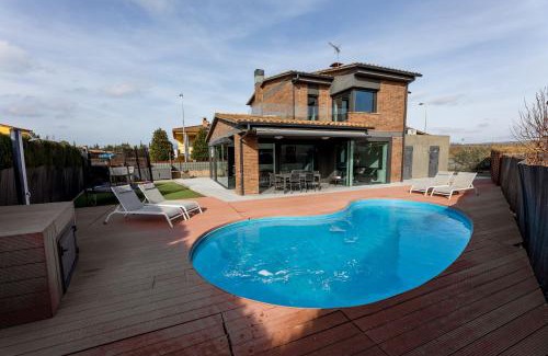 Mas Usall House | Chalet Els pins, Banyoles