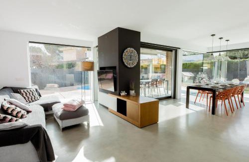 Mas Usall House | Chalet Els pins, Banyoles