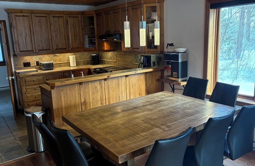 Saint-Faustin-Lac-Carre Ski Chalet | Chalet L'Agréable, lakeside, air, spa and golf. Families welcome.