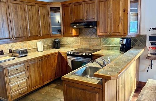 Saint-Faustin-Lac-Carre Ski Chalet | Chalet L'Agréable, lakeside, air, spa and golf. Families welcome.