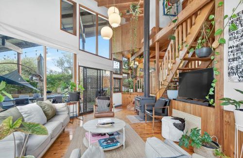 Port Elliot Ski Chalet | CHALET MOMA Port Elliot - BYO Linen - for lovers of different