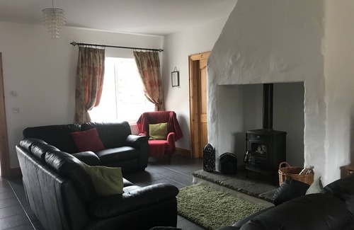 Lisburn Ski Chalet | Chalet near Moira, 20 mins Belfast, free WiFI/Parking, super location for NI