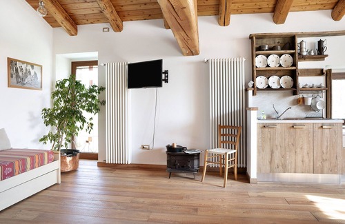 Dronero Ski Chalet | Chalet 'Nidi Di Rondine 2' with Mountain View, Private Terrace and Wi-Fi