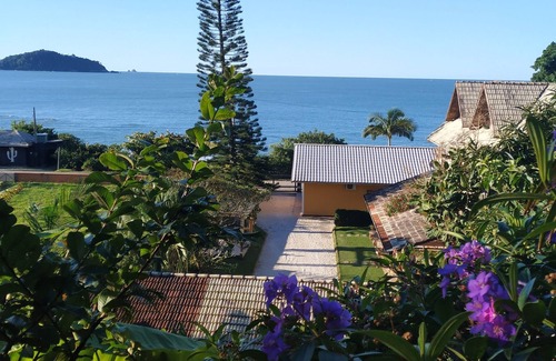 Penha House | Chalet on the Beach in Praia da Saudade.