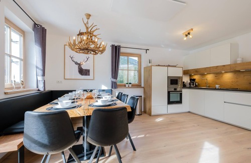 Donnersbachwald Ski Chalet | Chalet with sauna, hot tub and enclosed garden