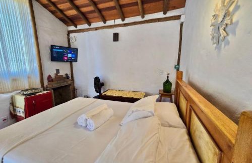 Carrancas Ski Chalet | Chalezinho Mata Virgem - perto do centro e cachoeiras, cozinha completa e churrasqueira