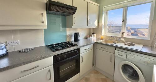 Wyke Regis House | Chalkhill View - Idyllic Sea Views Parking