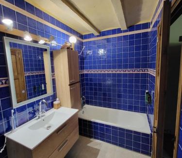 Saint-Laurent-de-Cerdans Bed & Breakfast | chambre ciel et terre et chambre terrasse