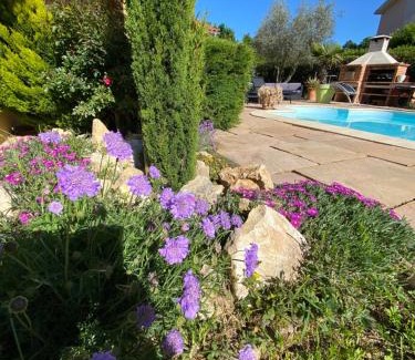 Limas Bed & Breakfast | Chambres dans villa avec piscine
