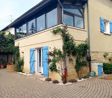 Saint-Georges-de-Reneins Bed & Breakfast | Chambres d'hôtes - Les Varennes