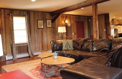 Wilmington Other | Change of colors! Enjoy 12 acres with an outdoor fire gaze at the stars.