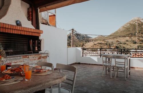 Naxos Apartment | Chaniotis Home, In the heart of Kinidaros