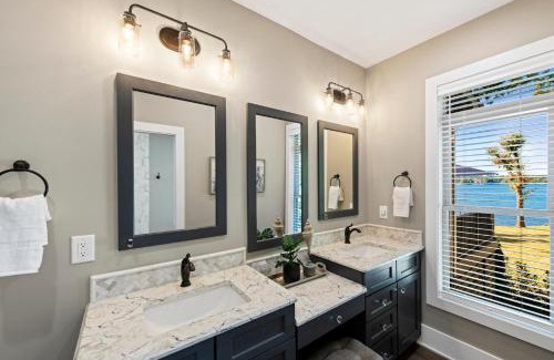 Mayhew House | Channel Marker