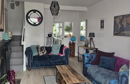 Lisburn House | Chapel Hill Corner guest house