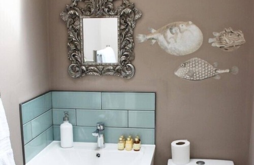 Heybridge Cottage | Character cottage in the heart of town