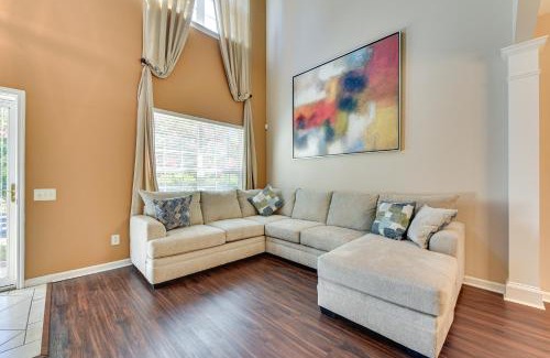 Charlotte House | Charlotte Townhome with Deck 18 Mi to Downtown!