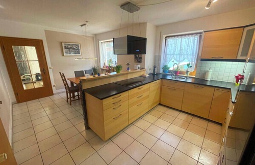 Fischach House | Charmante Doppelhaushälfte mit privater Sauna in ruhiger Lage