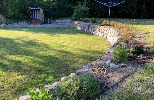 Aventoft House | Charmantes Haus mit zwei Ferienwohnungen und großem Garten in Aventoft - Enjoy!