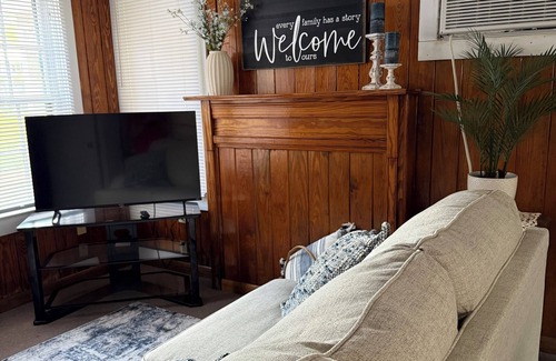 Bogalusa Apartment | Charming 1-bedroom apartment in Heart of Bogalusa, Sleeps 2