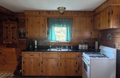 East Corinth Cabin | Charming 1-bedroom cabin in serene Sebec