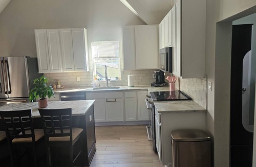 Near East Columbus House | Charming 1-bedroom Carriage house in lovely Old Town East naiborhood Columbus