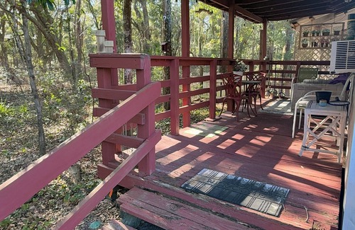 Dunnellon Cottage | Charming 1-bedroom cottage with saltwater pool and AC in Dunnellon
