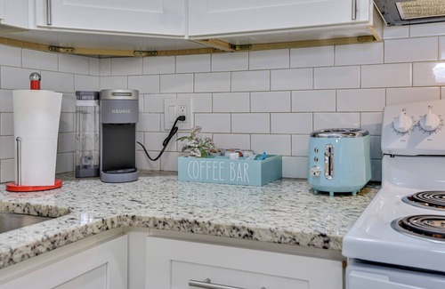 Harrisburg House | Charming 1-bedroom near Medical and Golf! Ground Unit A!