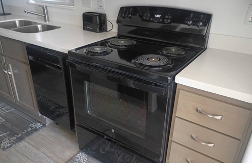 Ehrenberg House | Charming 1-bedroom Park Model #41 on the Colorado River