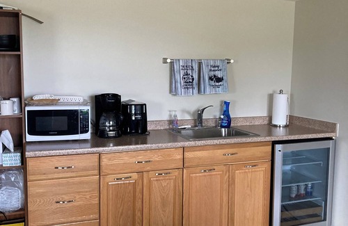 Interlochen House | Charming 1-bedroom building in Interlochen