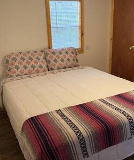 Marion House | Charming 1 BR Compact Cabin