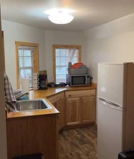 Marion House | Charming 1 BR Compact Cabin