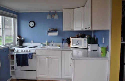 White Salmon Cottage | Charming 1 BR Cottage in WHite Salmon with Mount Hood View