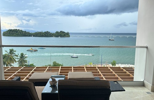 Barrio La Fortaleza Vieja Apartment | Charming 1-Suite apartment in gorgeous Samaná Bay with AC, WiFi, Infinity Pool