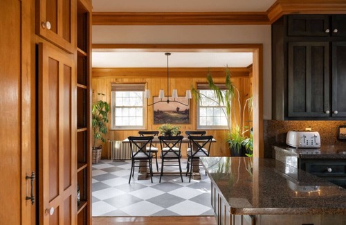 New Castle House | Charming 1920s Tudor Home