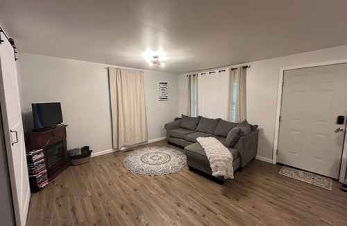 Ronda House | Charming 1940’s Ronda House Wilkes County NC Stone Mountain , wineries , NASCAR