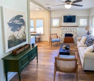 Yankeetown House | Charming 1940s Daybook Cottage on the Florida Hidden Coast