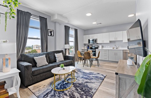 Everett Apartment | Charming 1BR Near Encore 9572