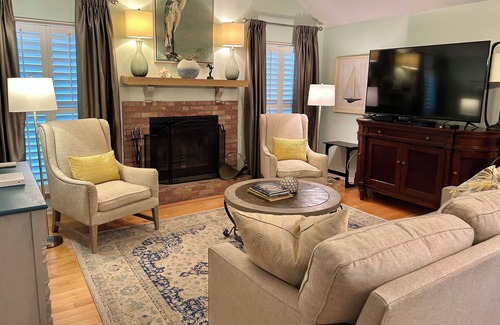 Old Village Cottage | Charming 2/2 Cottage/Golf Cart/Fantastic Location!