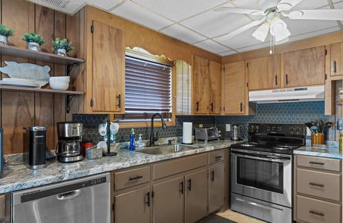 Olivia Apartment | Charming 2-bdr 1 bth lakeview, quiet, private apartment golf retreat in Sanford