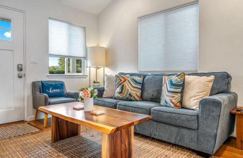 Seaside House | Charming 2 BDR Seaside Cottage - 5 Min to Beach