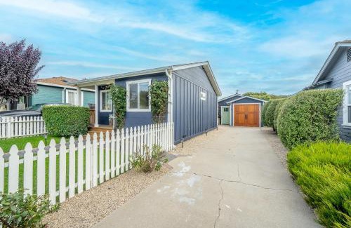 Seaside House | Charming 2 BDR Seaside Cottage - 5 Min to Beach