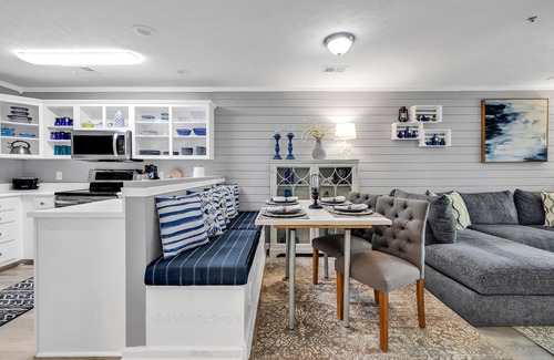 Pawleys Island Condo | Charming 2 Bed 2 Bath True Blue Pawleys Island Golf, Pools, & Beach 5 min drive!